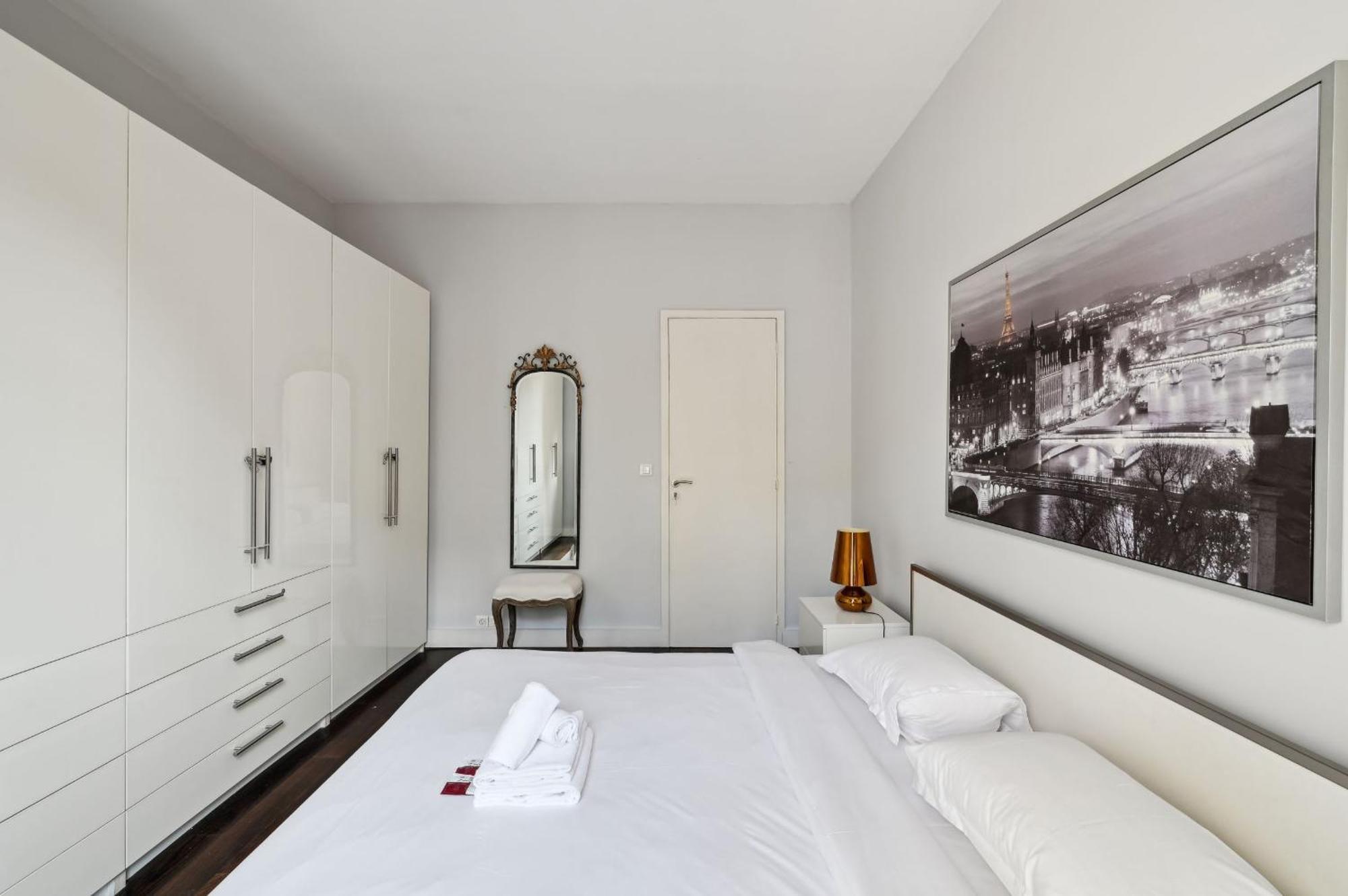 Champs-Elysees & Arc De Triomphe - Cityapartmentstay ปารีส ภายนอก รูปภาพ