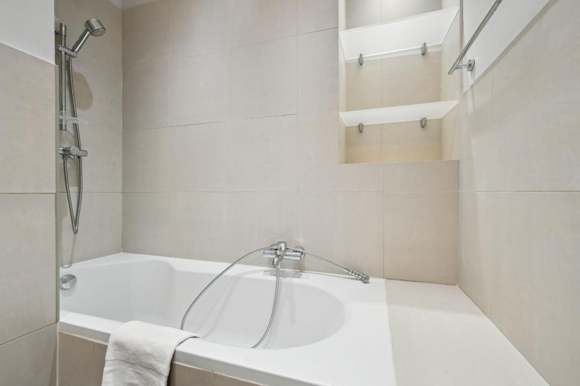 Champs-Elysees & Arc De Triomphe - Cityapartmentstay ปารีส ภายนอก รูปภาพ