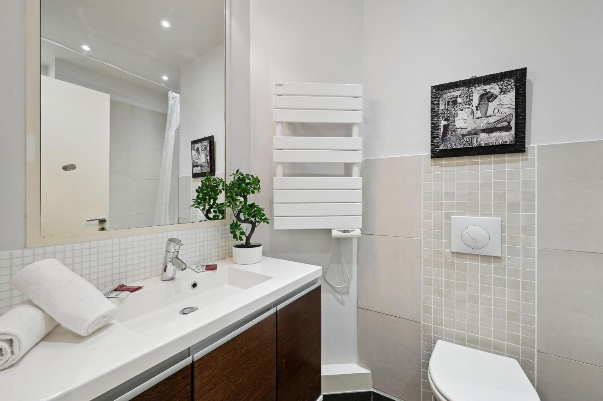 Champs-Elysees & Arc De Triomphe - Cityapartmentstay ปารีส ภายนอก รูปภาพ